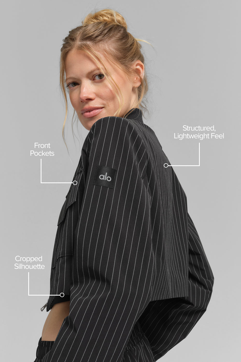Veste courte à rayures fines avec fermeture éclair intégrale